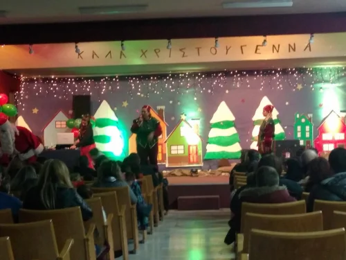 Χριστουγεννιάτικη εκδήλωση για τα παιδιά της Μάνδρας από το ΕΚ Ελευσίνας και το ΙΝΕ/ΓΣΕΕ