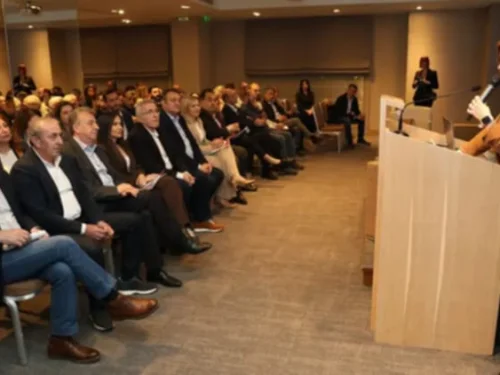 Εντυπωσιακή η συμμετοχή των πολιτών στην παρουσίαση της έρευνας FES-ΓΣΕΕ στο Ηράκλειο Κρήτης για τη σεξουαλική βία και την παρενόχληση