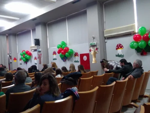 Χριστουγεννιάτικη εκδήλωση για τα παιδιά της Μάνδρας από το ΕΚ Ελευσίνας και το ΙΝΕ/ΓΣΕΕ