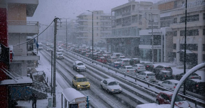Η ΓΣΕΕ ζητά από το Υπουργείο Εργασίας & Κοινωνικών Υποθέσεων και τις Περιφέρειες των πληττόμενων περιοχών την άμεση  λήψη μέτρων για τη σαφή ρύθμιση των δικαιωμάτων των εργαζομένων σε περίπτωση έκτακτων αναγκών πολιτικής προστασίας